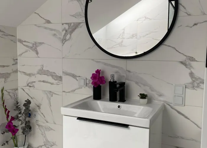 Emerald Hills 公寓 *